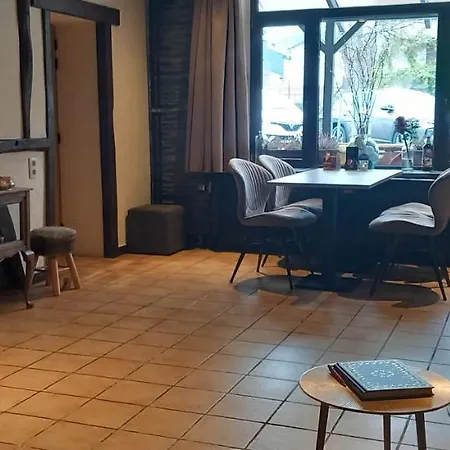 Au Hotel 2*